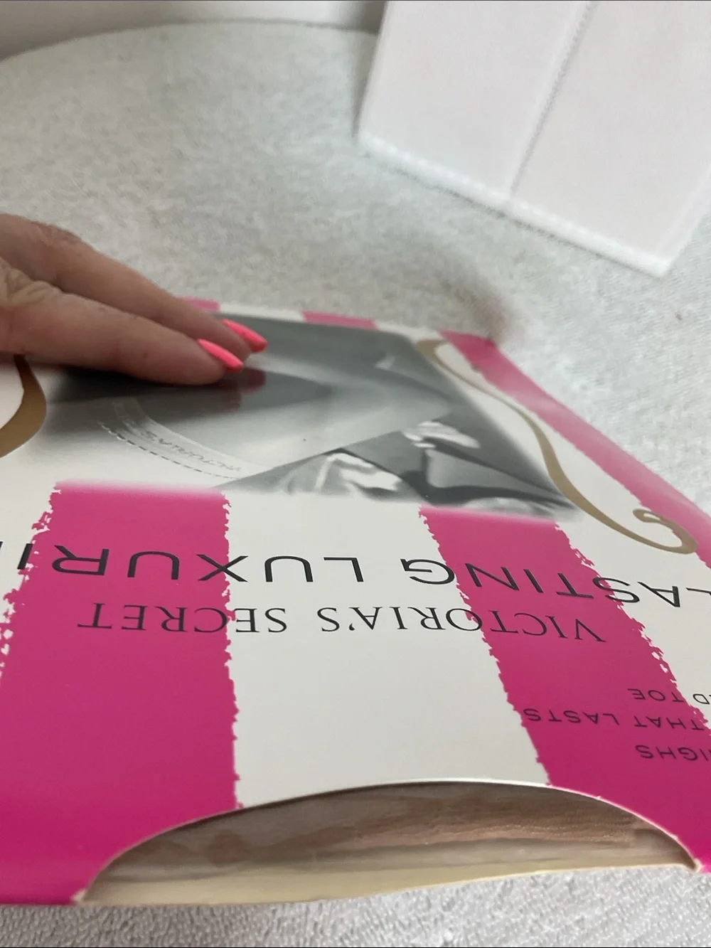 Vintage Victoria's Secret Lasting Luxuries Thigh High Stockings Buff Size M NIP